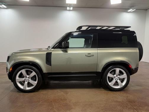 2024 Land Rover Defender 90 P400 X-Dynamic SE