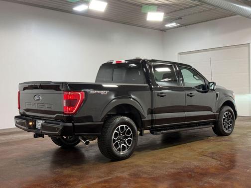 Agate Black Metallic 2023 Ford F-150 XLT