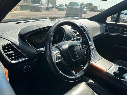 Infinite Black Metallic 2019 Lincoln Nautilus Select