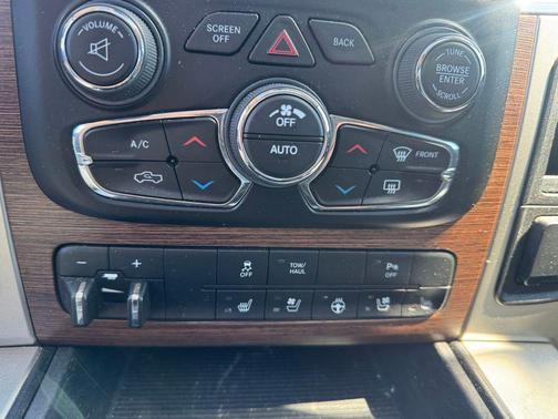 Bright White Clearcoat 2014 RAM 2500 Laramie