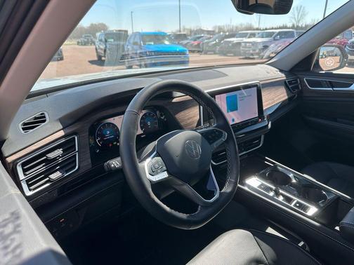 Silver Mist Metallic 2025 Volkswagen Atlas 2.0T SEL