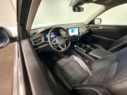 Silver Mist Metallic 2025 Volkswagen Atlas 2.0T SEL