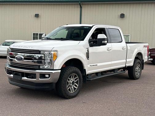 White Platinum Metallic Tri-Coat 2017 Ford F-250 Lariat