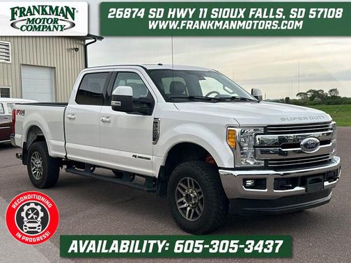 White Platinum Metallic Tri-Coat 2017 Ford F-250 Lariat