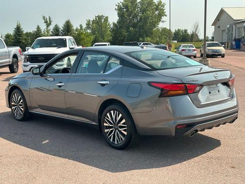 Gun Metallic 2023 Nissan Altima 2.5 SV