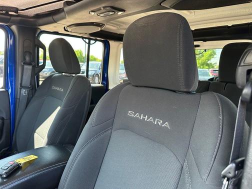 Ocean Blue Metallic Clearcoat 2018 Jeep Wrangler Unlimited Sahara