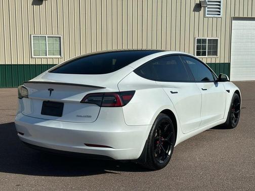 2023 Tesla Model 3 Performance
