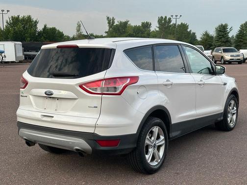 White Platinum 2014 Ford Escape SE