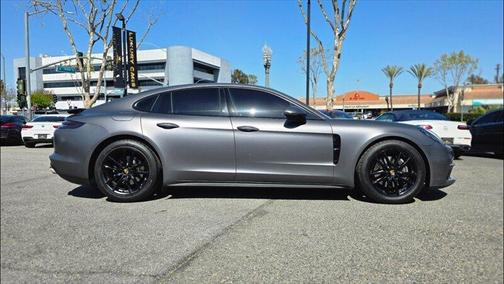 2018 Porsche Panamera Base