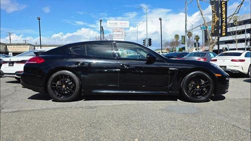 2016 Porsche Panamera Edition
