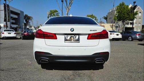 2018 BMW 540 i