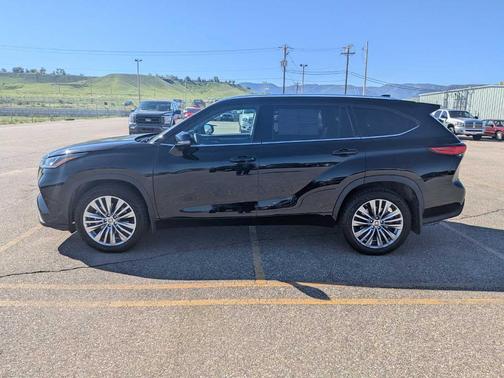 2023 Toyota Highlander Platinum
