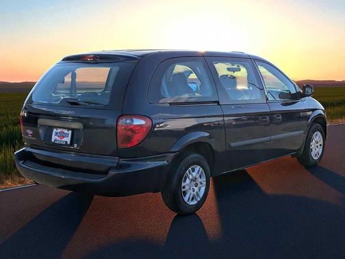 2005 Dodge Grand Caravan SE