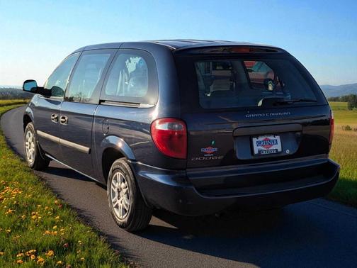 2005 Dodge Grand Caravan SE