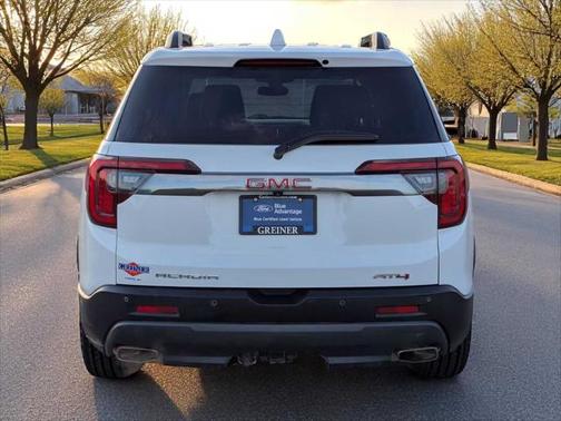2022 GMC Acadia AT4