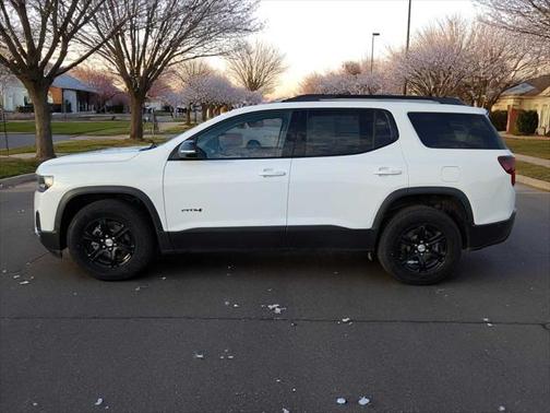 2022 GMC Acadia AT4