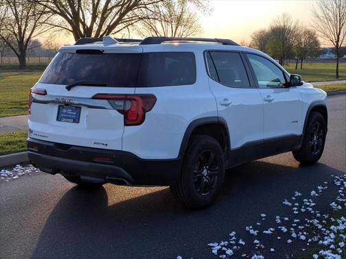 2022 GMC Acadia AT4