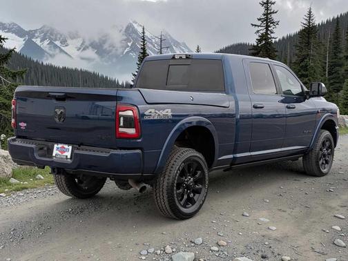 Patriot Blue Pearlcoat 2021 RAM 2500 Limited