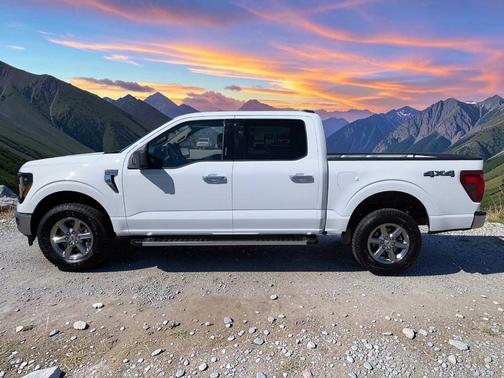 Oxford White 2024 Ford F-150 XLT