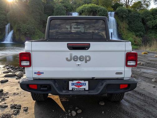 2023 Jeep Gladiator Overland
