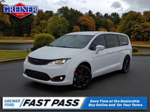 2020 Chrysler Pacifica Touring