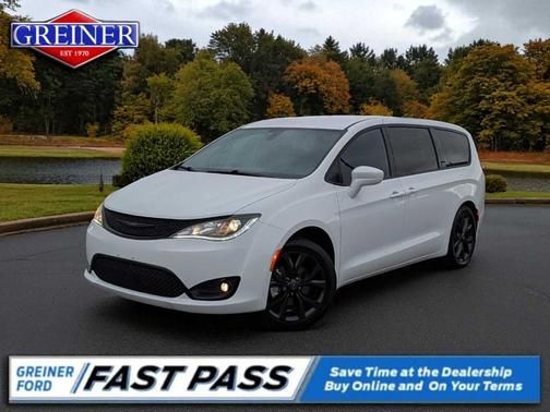 2020 Chrysler Pacifica Touring