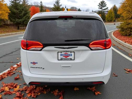2020 Chrysler Pacifica Touring