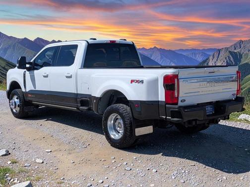 Star White 2024 Ford F-350 King Ranch