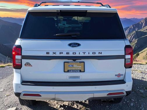 Star White 2022 Ford Expedition Timberline