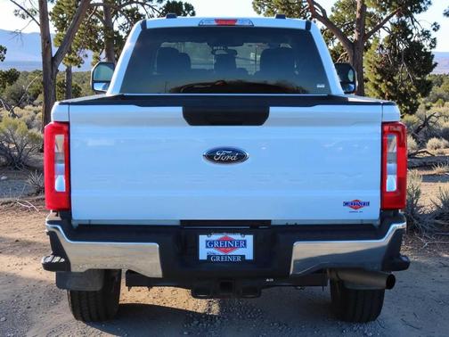 Oxford White 2025 Ford F-250 XLT