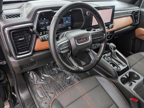 2024 GMC Canyon AT4
