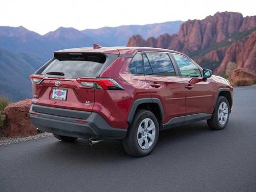 2022 Toyota RAV4 LE