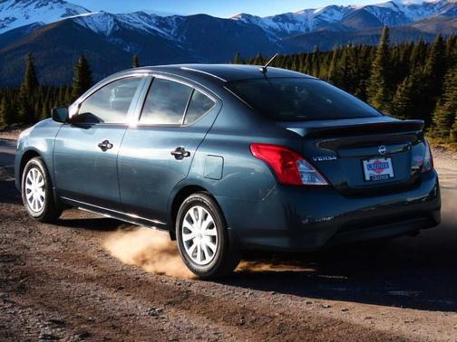 2017 Nissan Versa 1.6 S+