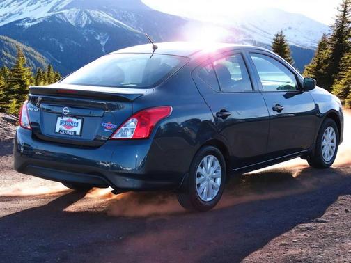 2017 Nissan Versa 1.6 S+