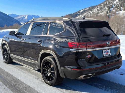 2024 Volkswagen Atlas 2.0T SE