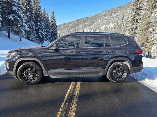 2024 Volkswagen Atlas 2.0T SE