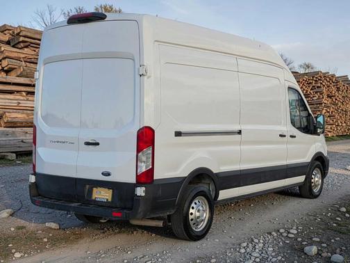 Oxford White 2022 Ford Transit-250 Base