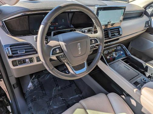 Infinite Black Metallic 2023 Lincoln Navigator Reserve
