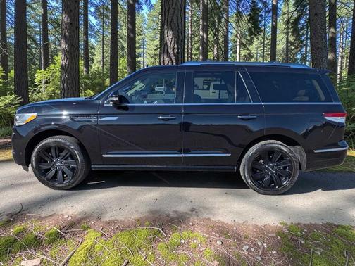 Infinite Black Metallic 2023 Lincoln Navigator Reserve