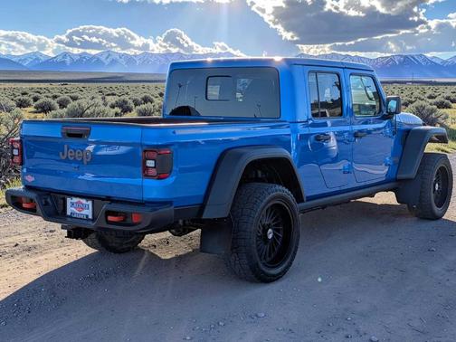 Hydro Blue Pearlcoat 2021 Jeep Gladiator Mojave
