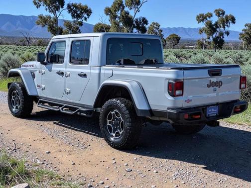 Silver Zynith Clearcoat 2023 Jeep Gladiator Mojave