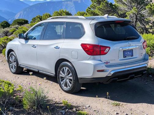 Brilliant Silver Metallic 2020 Nissan Pathfinder SL