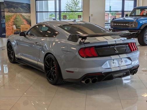 2022 Ford Shelby GT500 Base