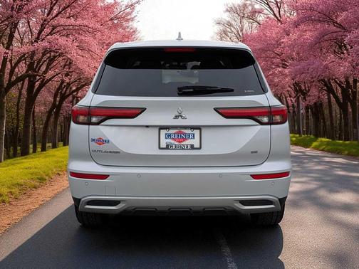 2024 Mitsubishi Outlander SE