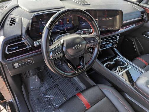 Black 2024 Chevrolet Traverse RS