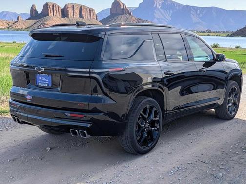 Black 2024 Chevrolet Traverse RS