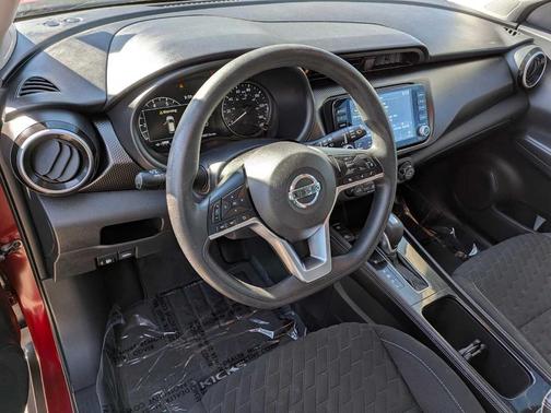 2021 Nissan Kicks SV