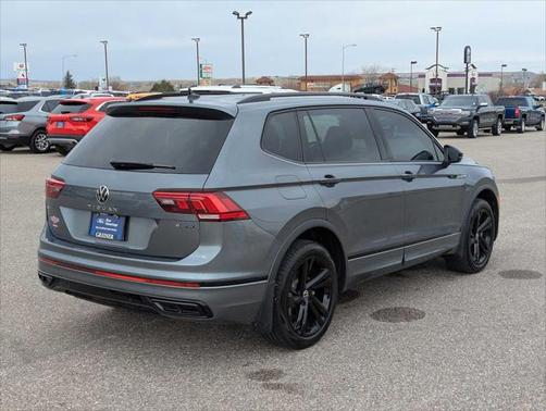 2024 Volkswagen Tiguan 2.0T SE R-Line Black