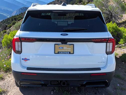 Star White 2025 Ford Explorer ST-Line
