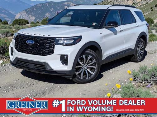 Star White 2025 Ford Explorer ST-Line